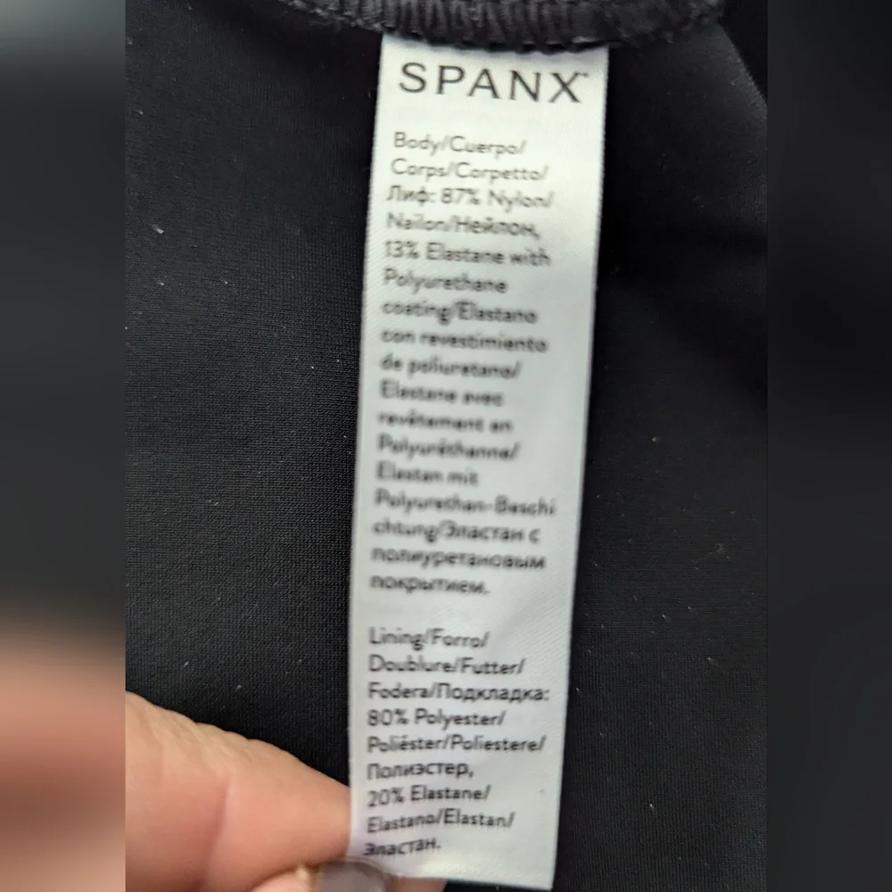 SPANX Faux Leather Camo Leggings Size Medium Petite - Picture 6 of 12